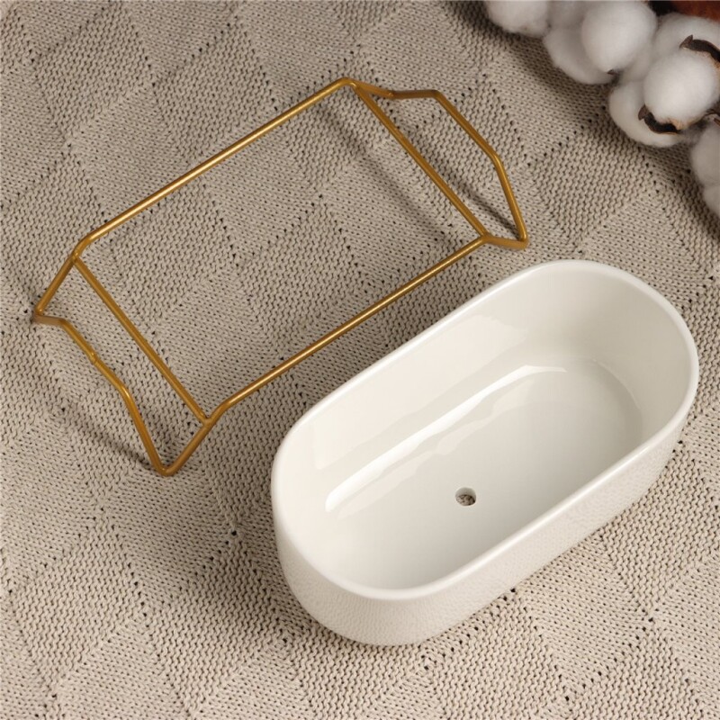 MACETA CERAMICA C/BASE 17x9x9CM BLANCO/DORADO MACETA CERAMICA C/BASE 17x9x9CM BLANCO/DORADO