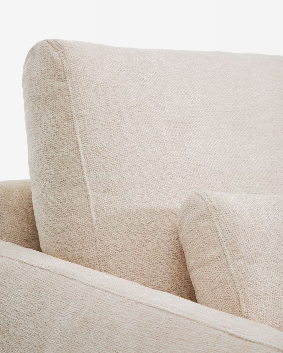 Sofá Veliro 3 plazas de chenilla beige y patas de acero con acabado negro 240 cm FSC Mix Credit Sofá Veliro 3 plazas de chenilla beige y patas de acero con acabado negro 240 cm FSC Mix Credit