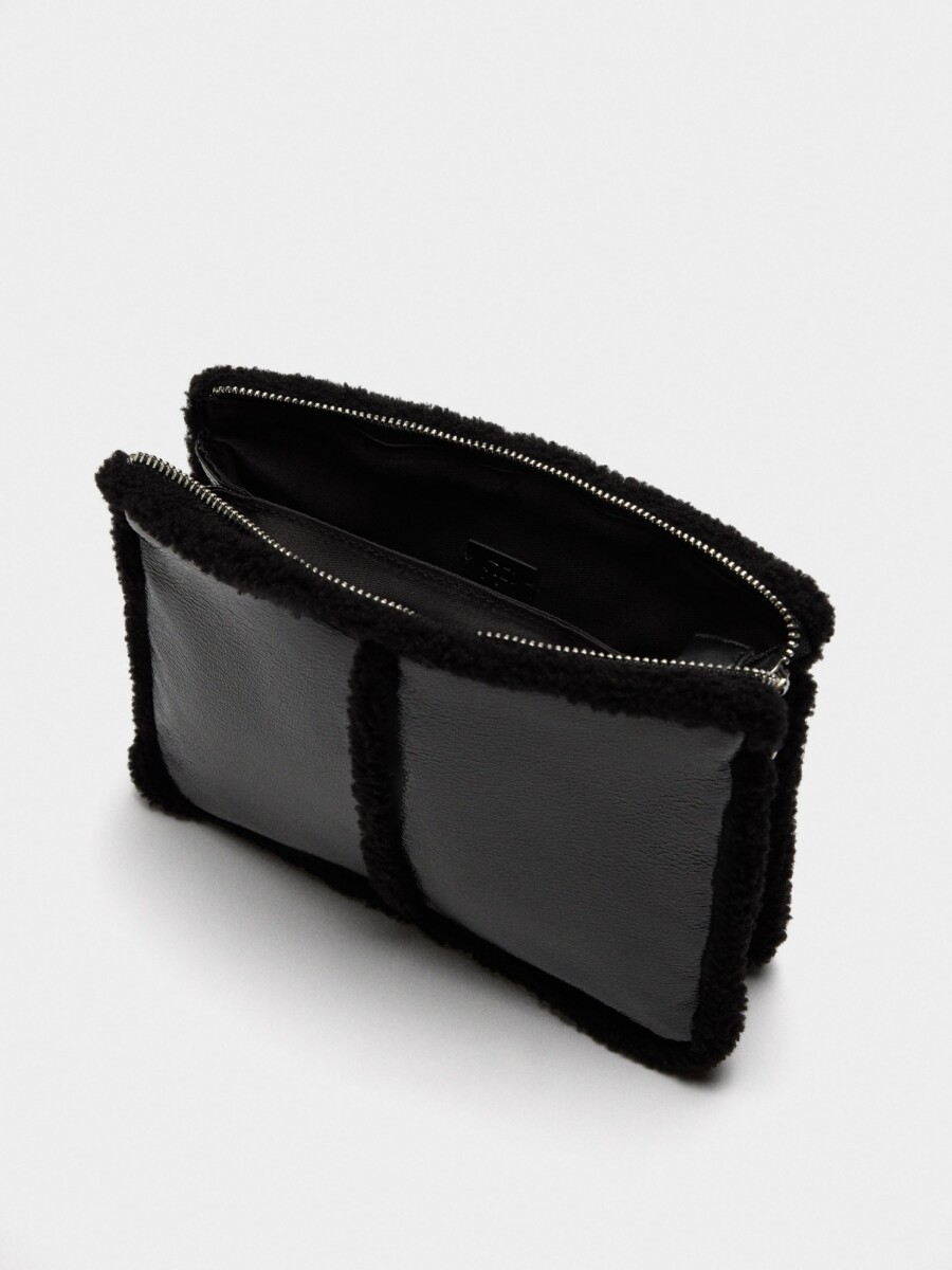 Bolso Bandolera Bordes Efecto Pelo negro