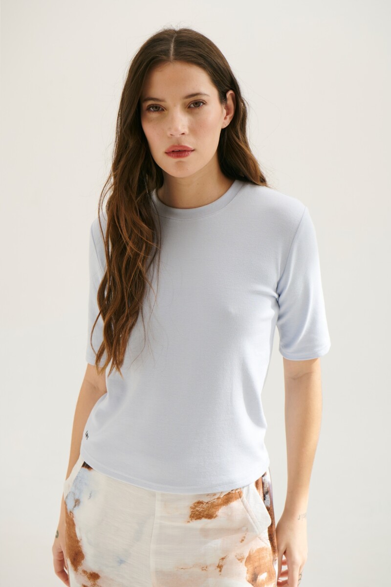 REMERA CODO CELESTE