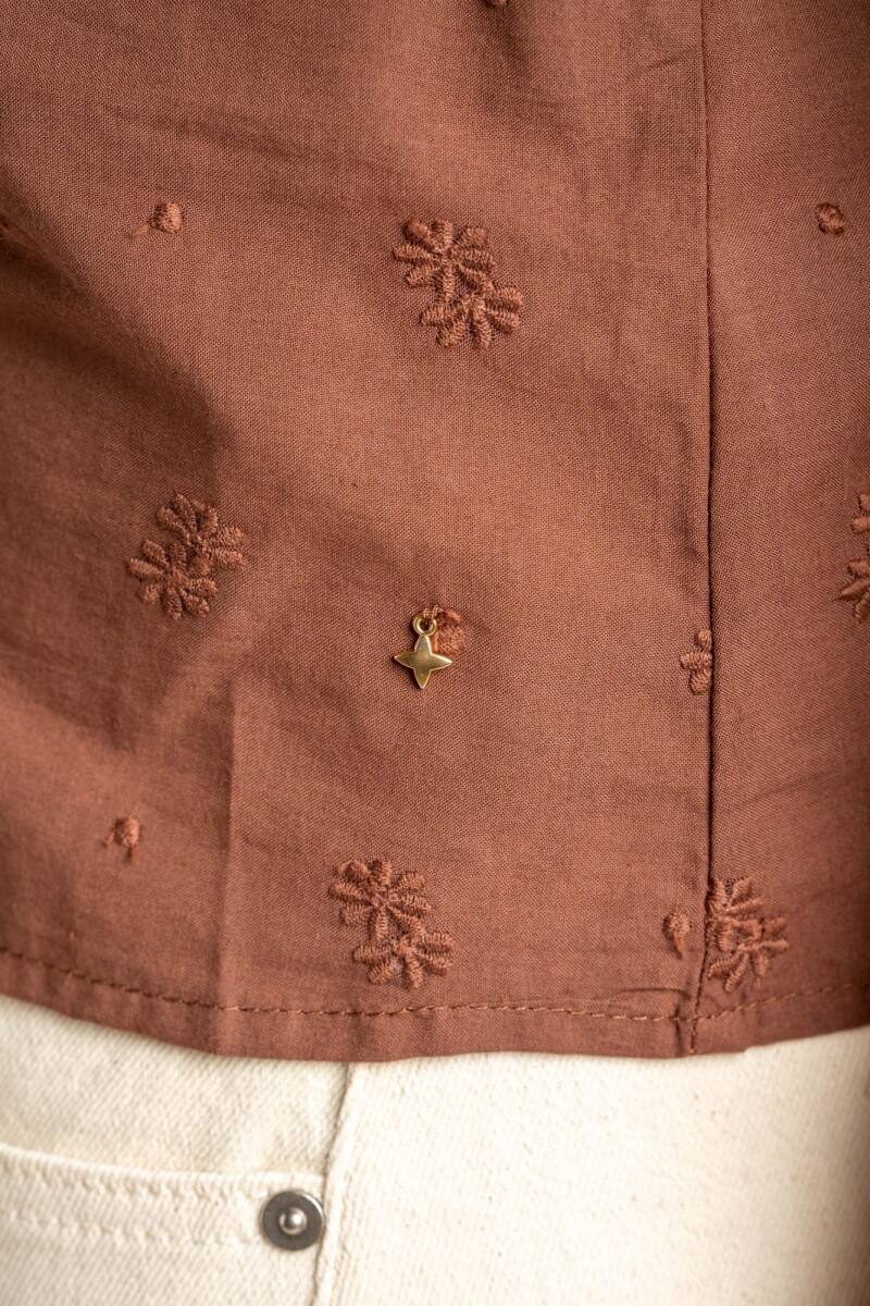Blusa Bordada Frunces Mocha