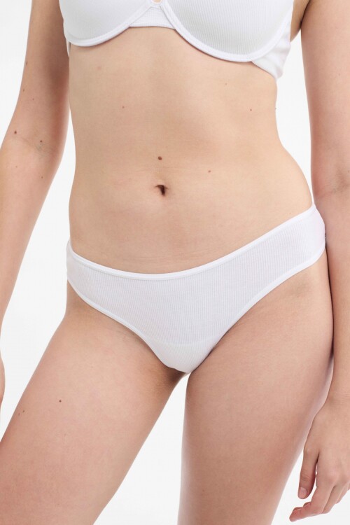 Colaless Constanza Blanco