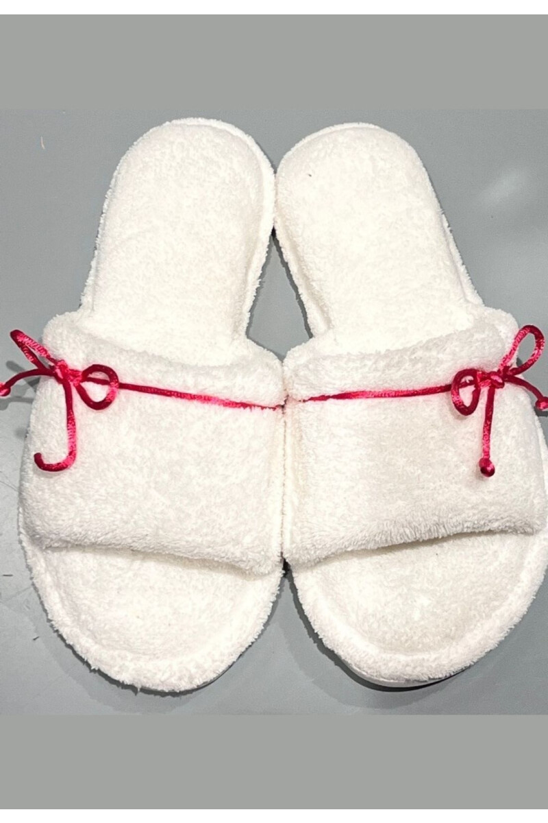 CHINELA CON DETALLE SATEN BLANCO