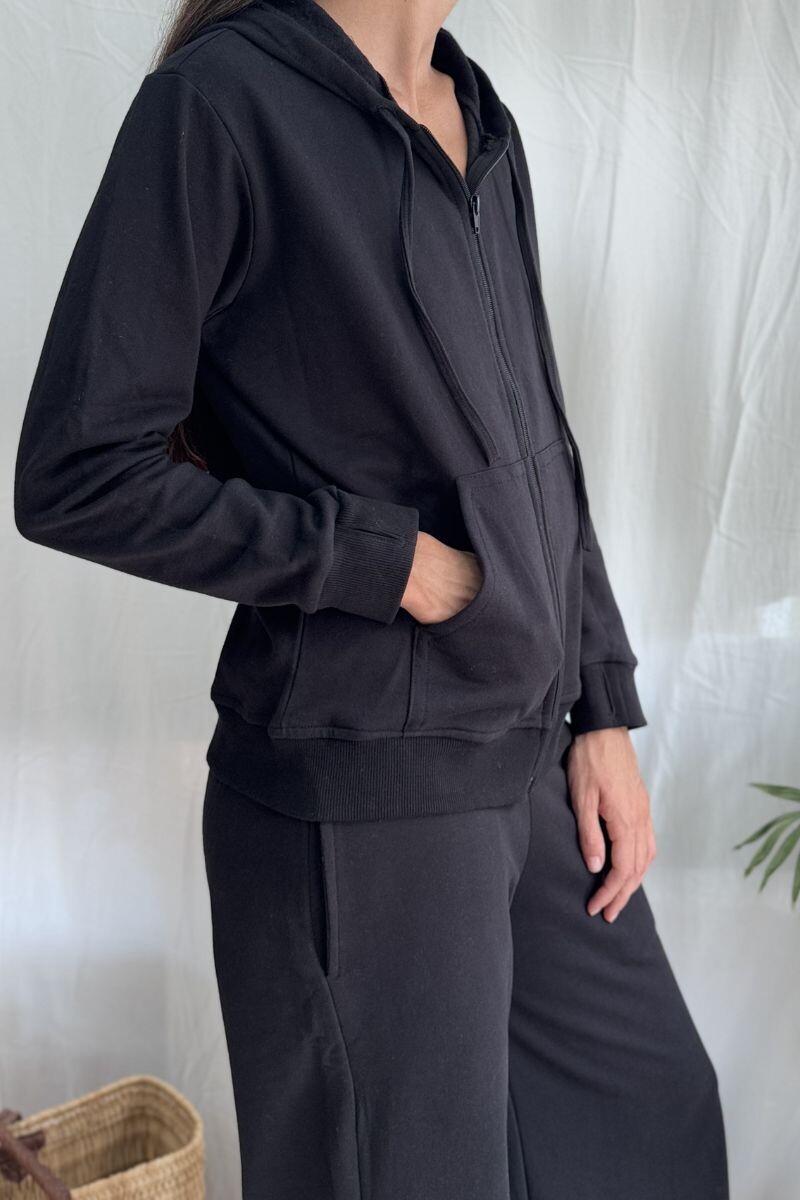 Campera capucha Negra