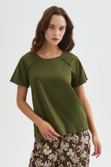 Remera Lugoj Verde Oliva Oscuro