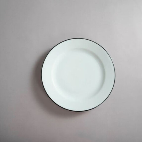 Plato Postre con ala 21cm, con filete negro Royal Porcelain | Por Unidad Plato Postre con ala 21cm, con filete negro Royal Porcelain | Por Unidad