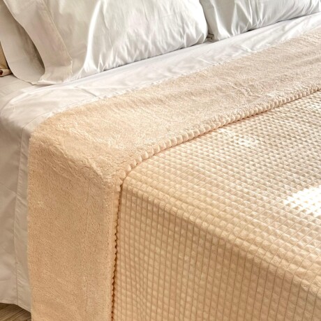 Frazada Soft Reversible C/Corderito 100% Poliéster 200x230cm Frazada Soft Reversible C/Corderito 100% Poliéster 200x230cm