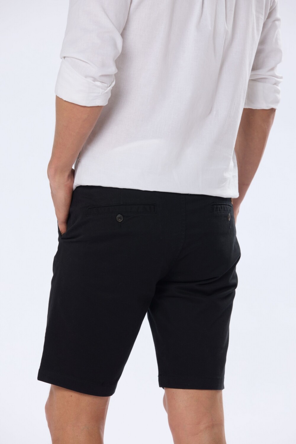 BERMUDA CLASICA Negro