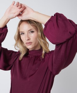 Blusa Mock Neck BORDEAUX