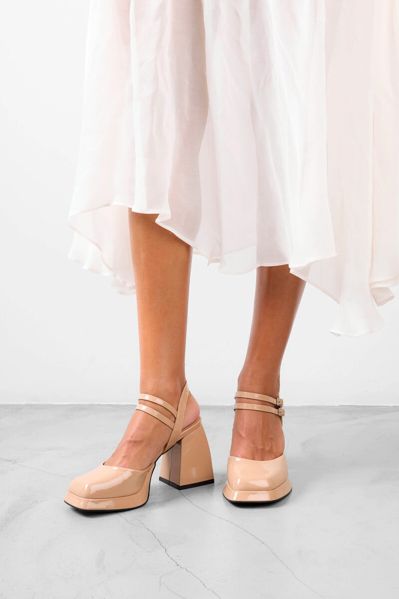 TACON SUMA Nude