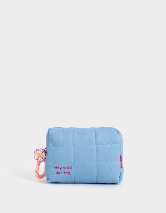 Cartucheras Con compartimentos Cartuchera De Matelasé Con Strap Y Charm - Azul Celeste