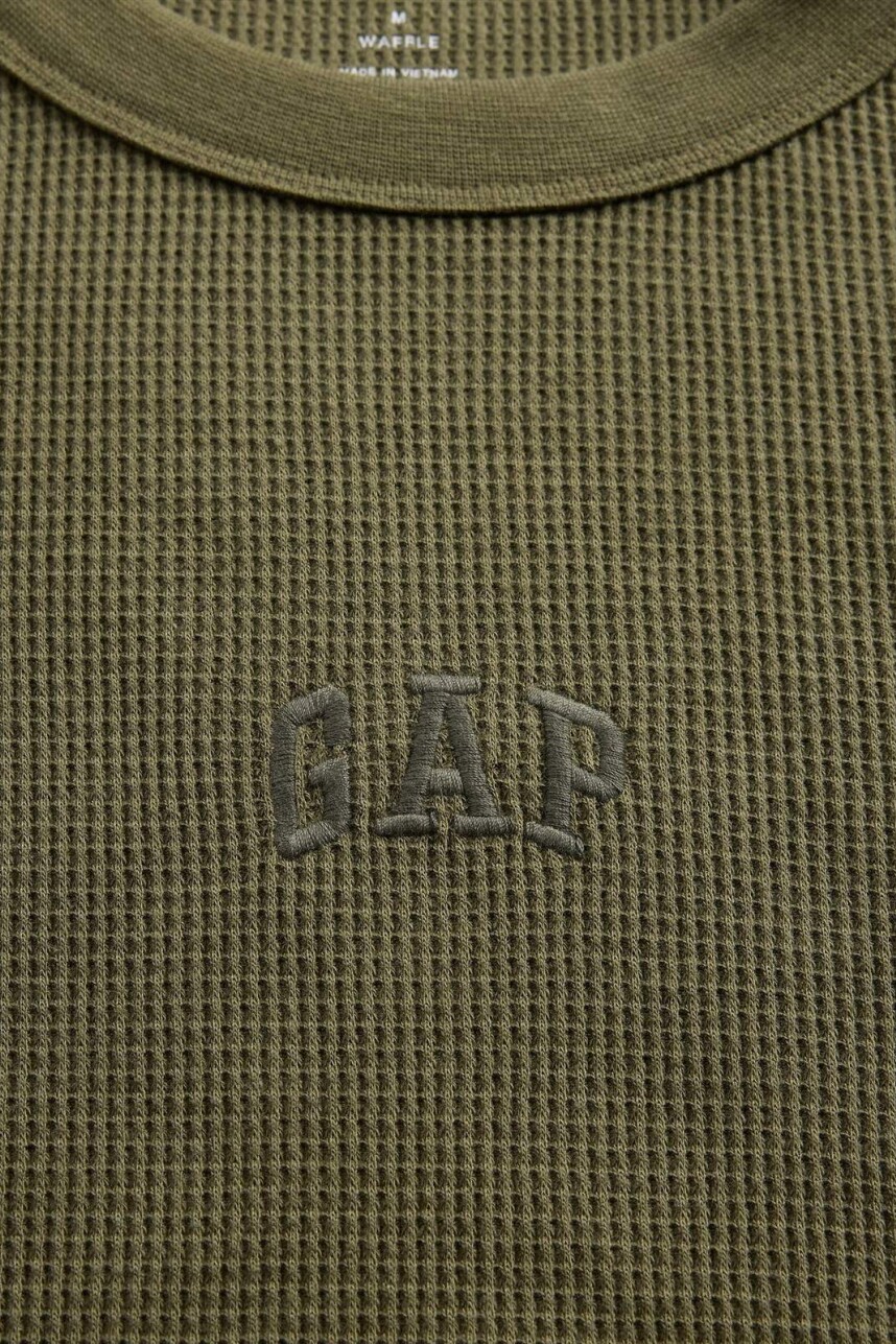 Remera Waffle Manga Larga Logo Gap Hombre Army Jacket Green