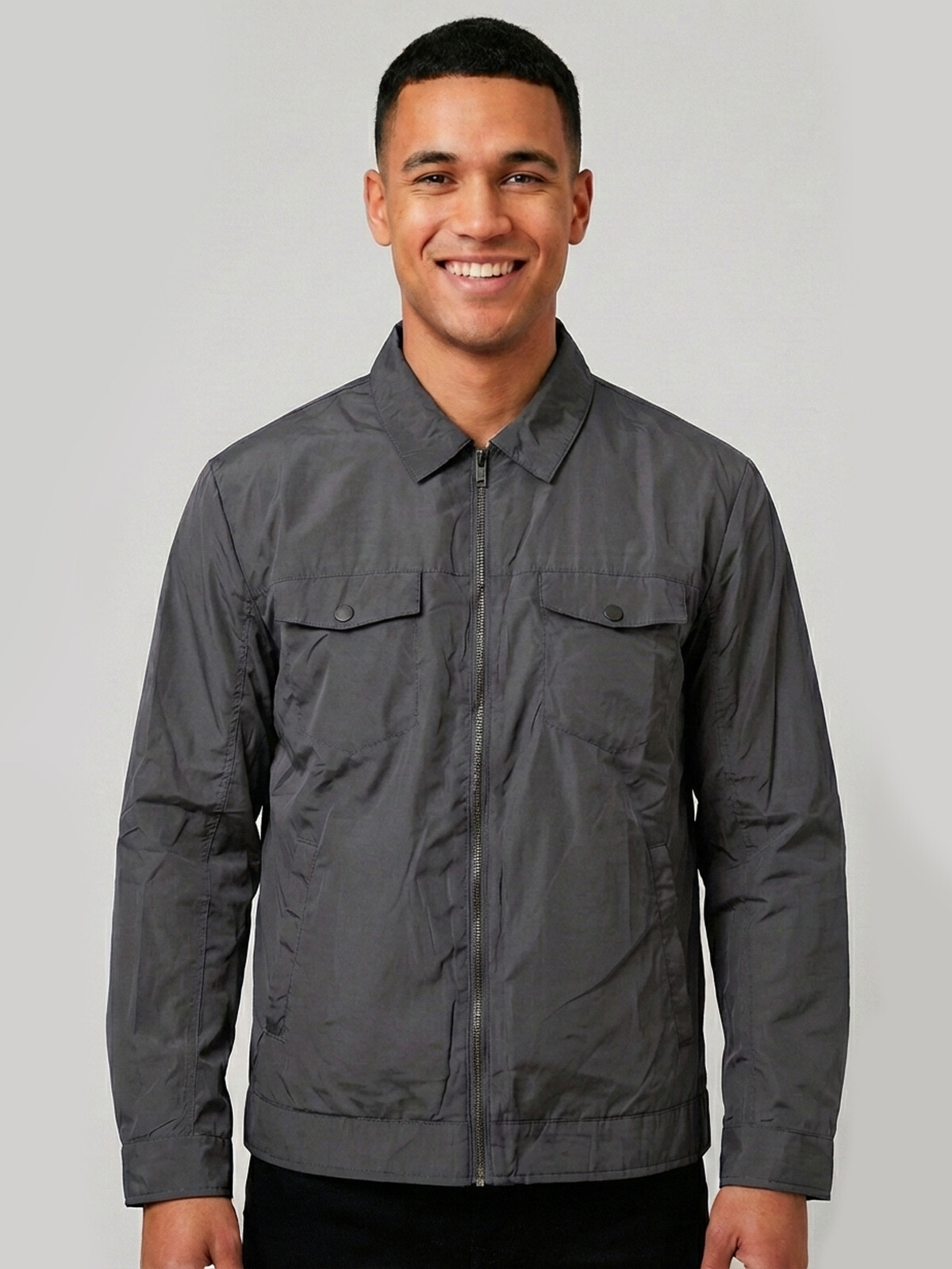 CAMPERA DE NYLON CITY GRIS