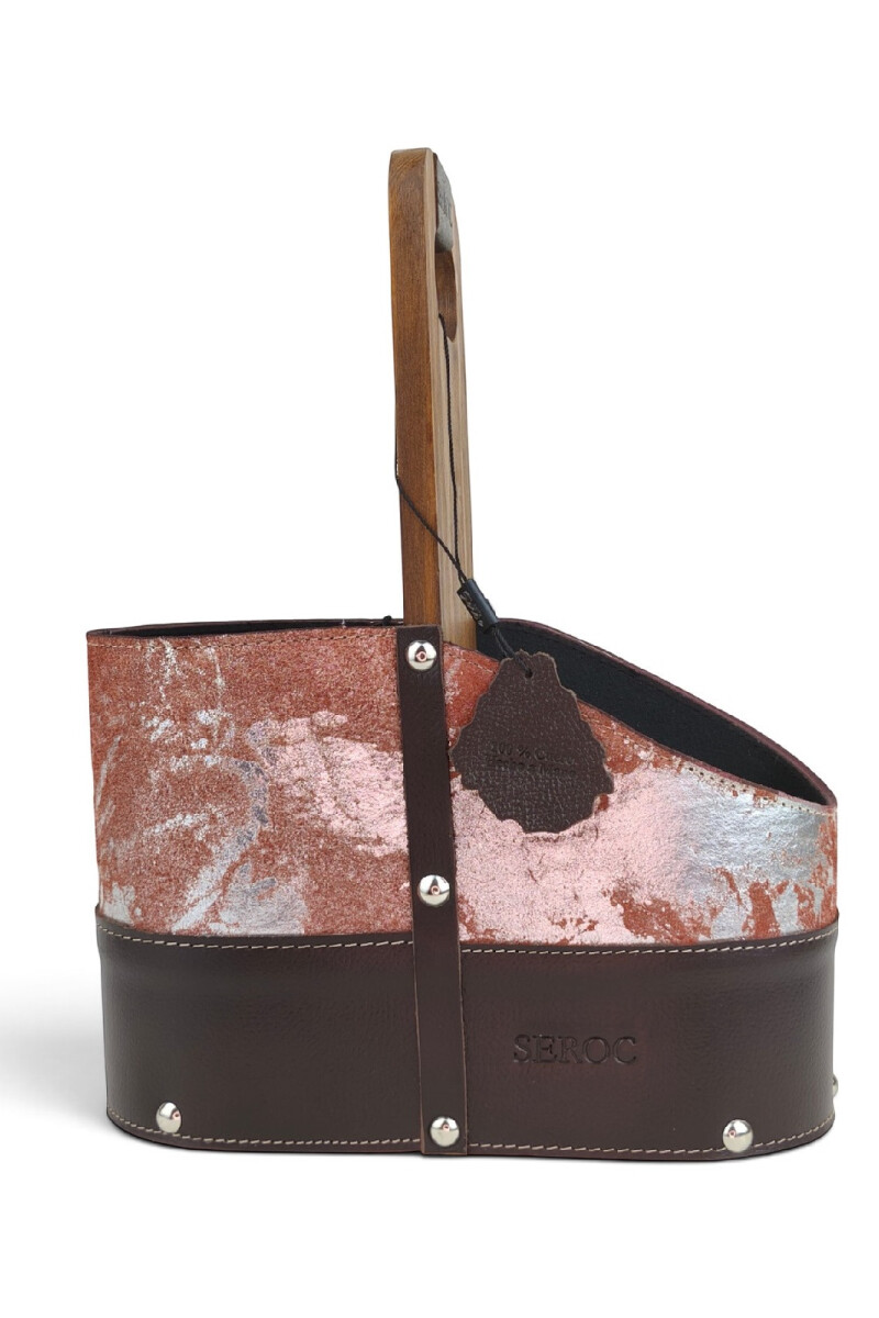 Matera de Cuero con detalles metalizados con Estructura Integral de Madera Chocolate