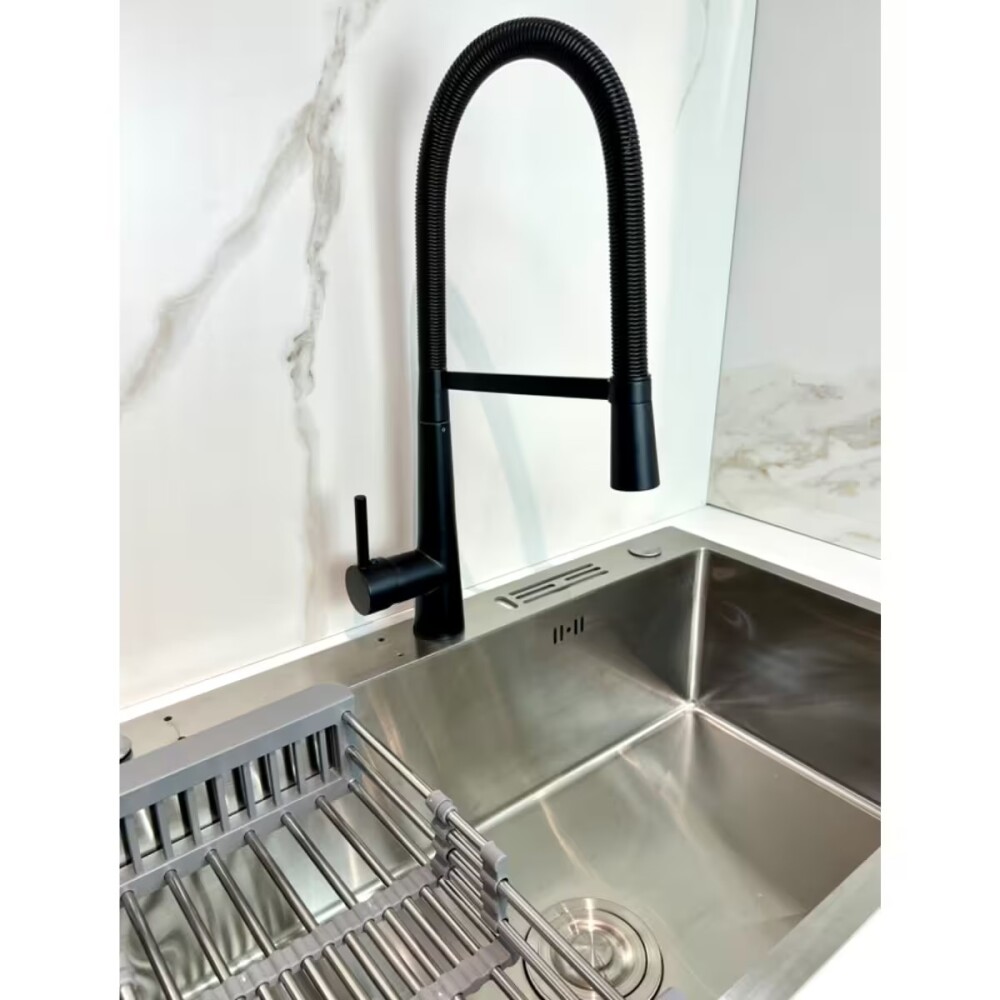 Grifería de cocina Monocomando de mesada Chef Pico móvil Negro Mate Grifería De Cocina Monocomando De Mesada Chef Pico Móvil Negro Mate