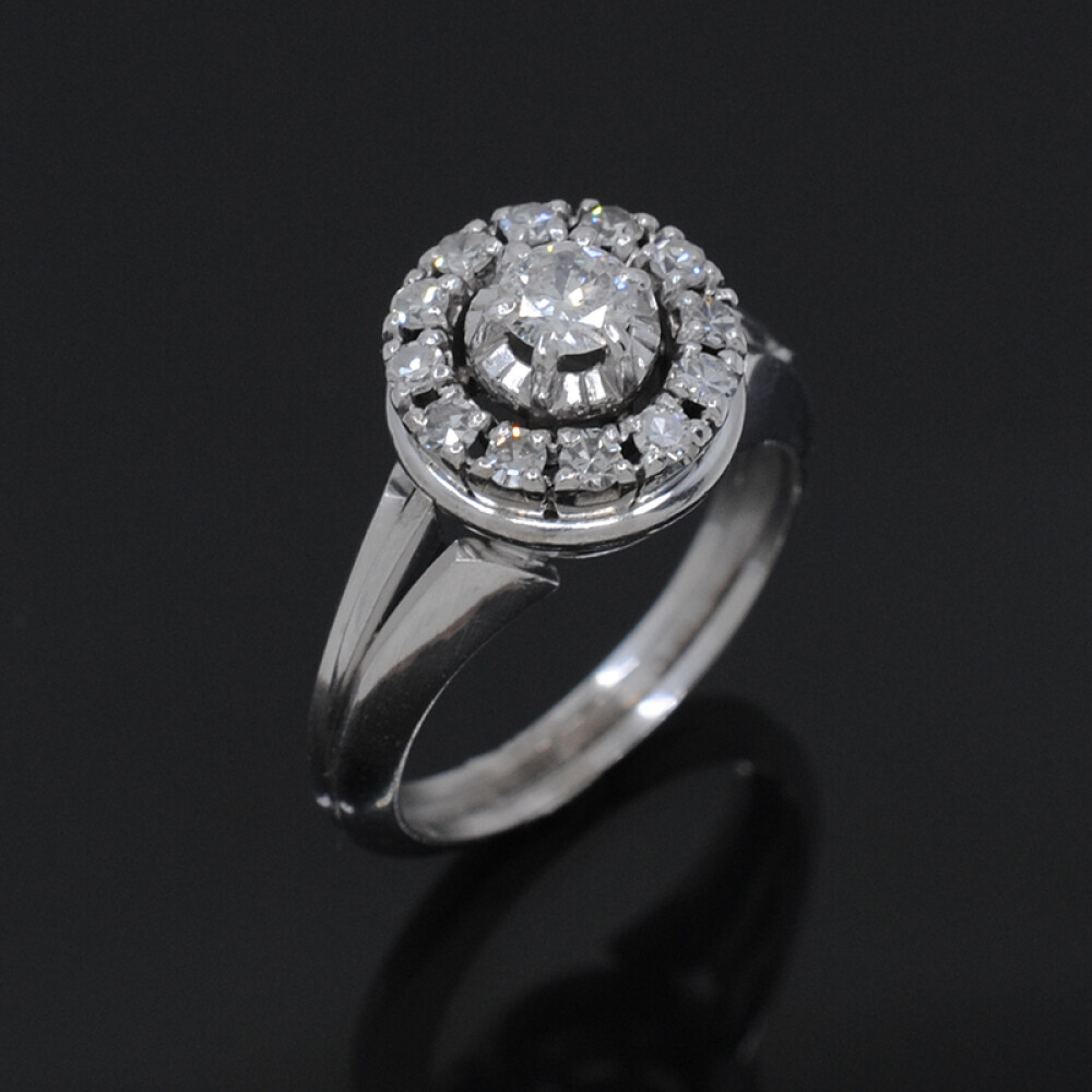 Anillo en oro 18k blanco y brillantes Anillo en oro 18k blanco y brillantes