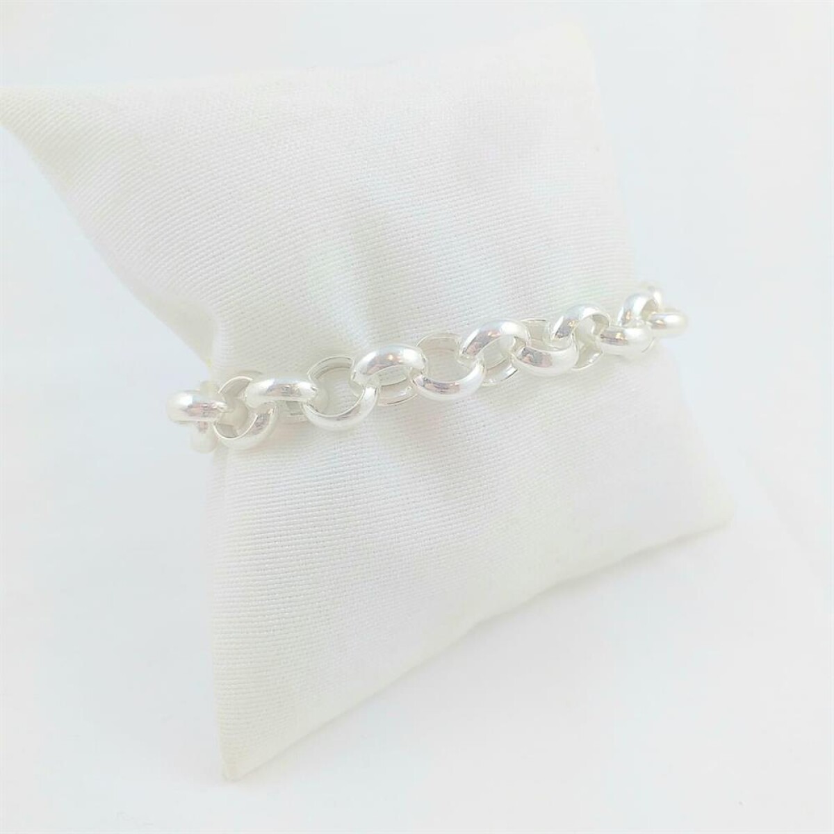 Pulsera de plata 925, modelo rolo con cierre marinero. 