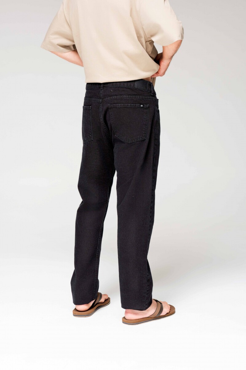 JEAN STRAIGHT BLACK U-negro2