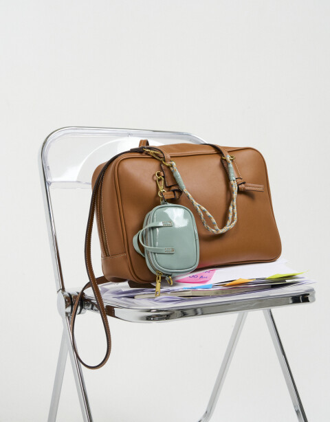 City Cartera City Con Llavero - Marron Suela