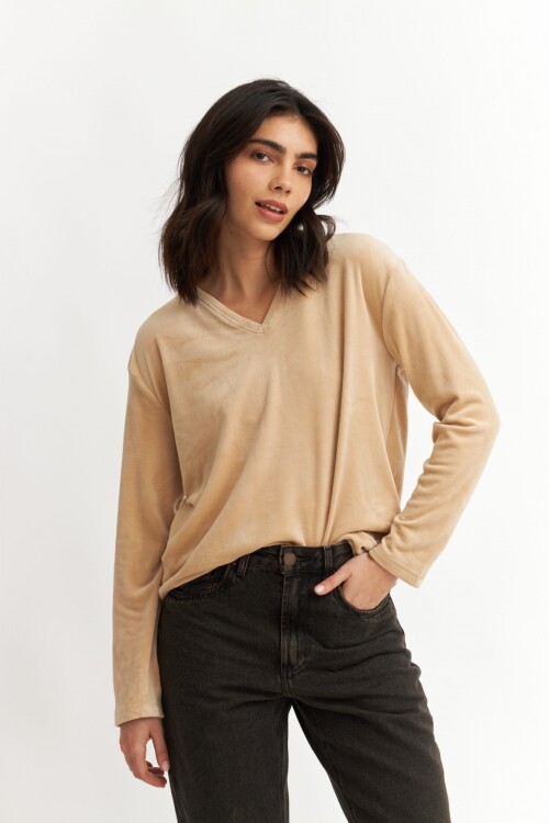 Remera m/l de plush TOSTADO