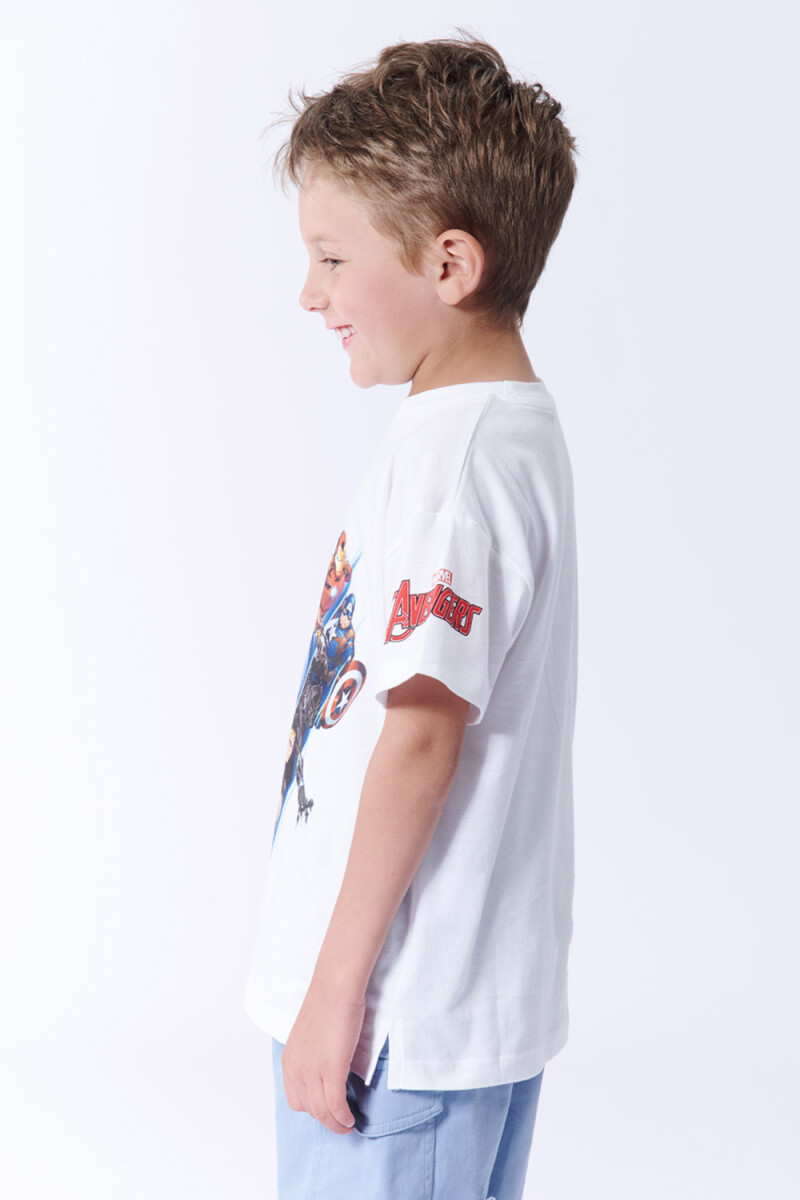 Remera estampada Avengers Blanca