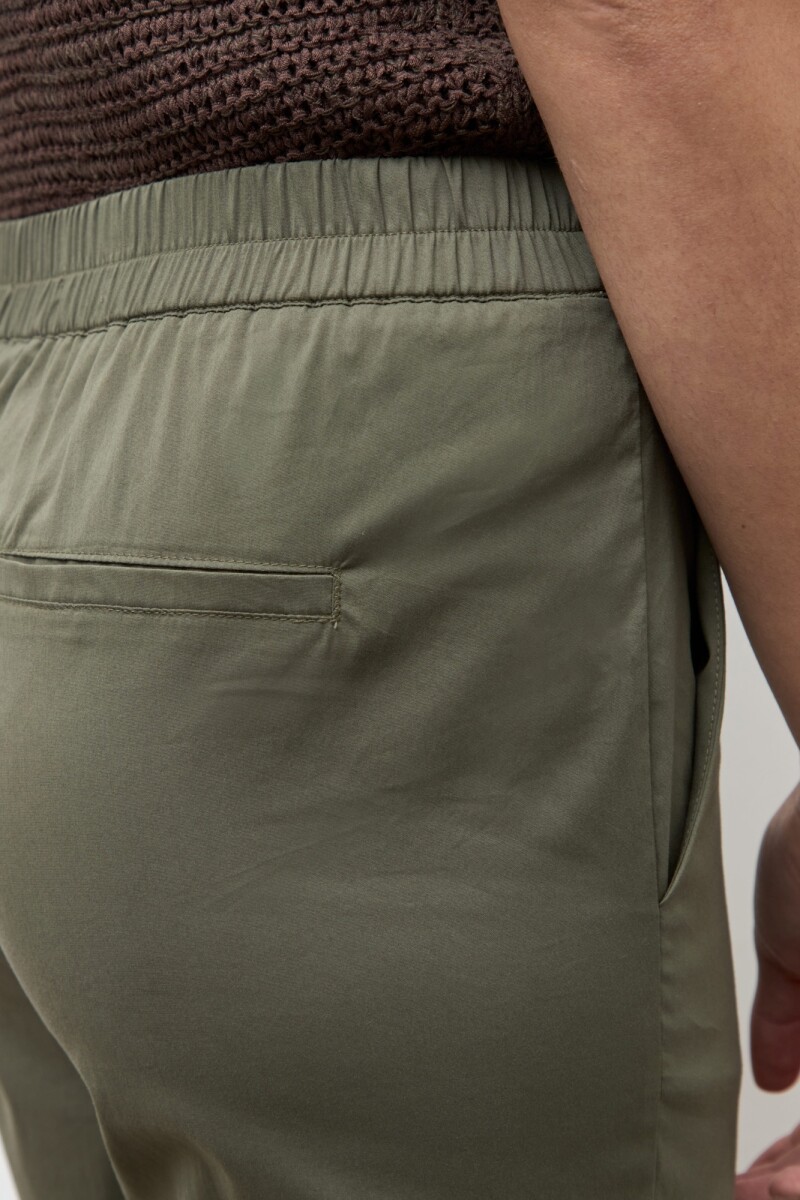 Pantalon recto verde oliva