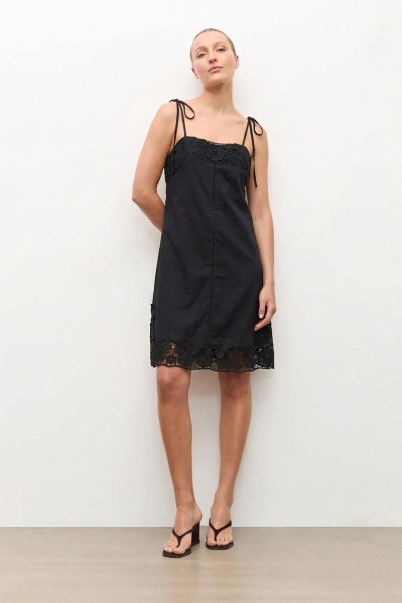 Vestido con encaje negro