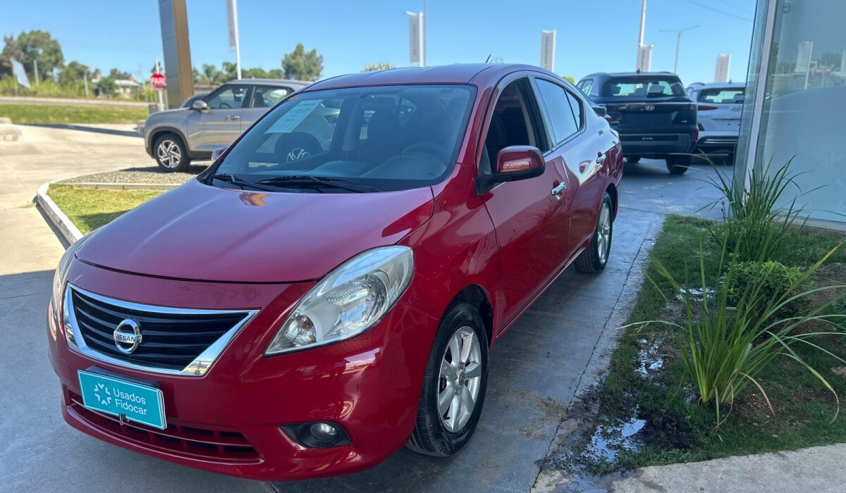 Nissan Versa Advance - 2013 Nissan Versa Advance - 2013