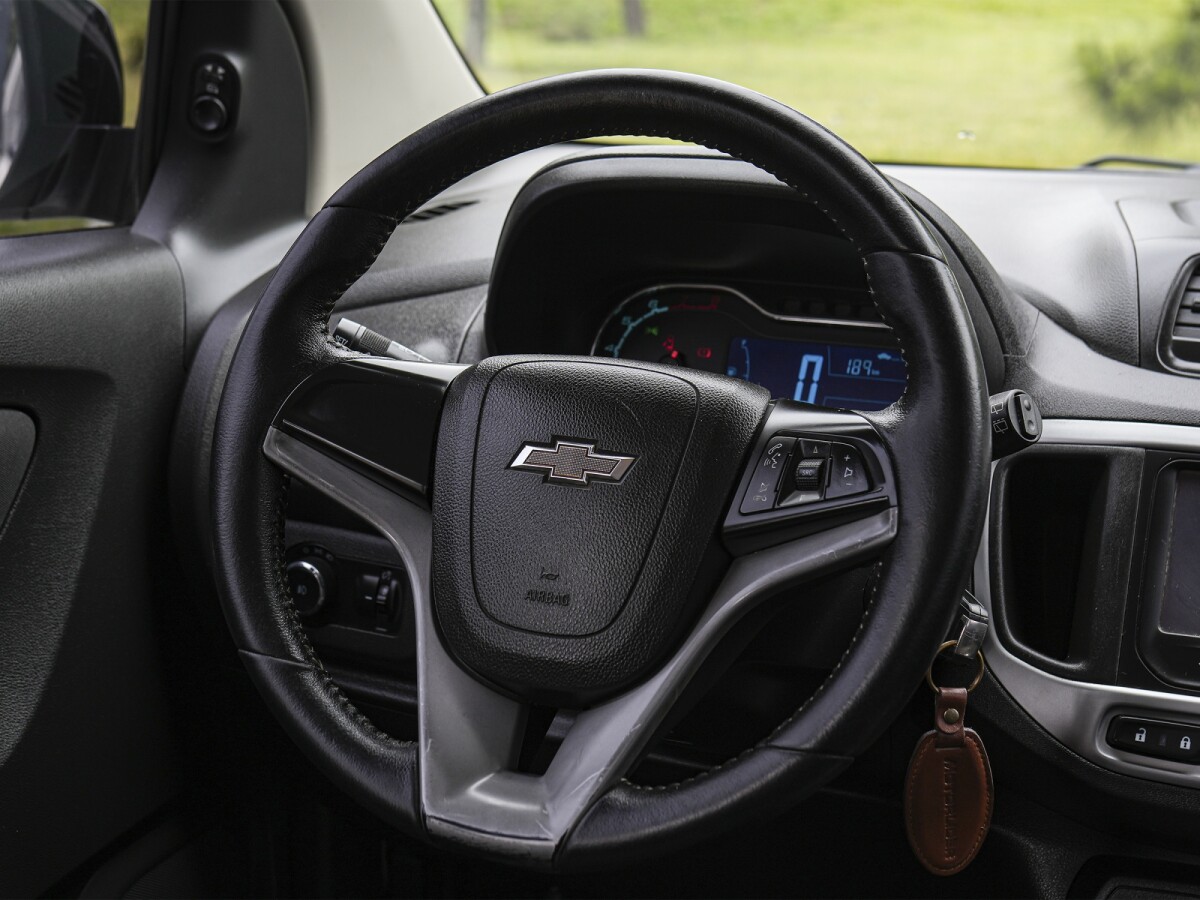 Chevrolet Spin Active LTZ 1.8 Extra Full| Permuta / Financia Chevrolet Spin Active LTZ 1.8 Extra Full| Permuta / Financia