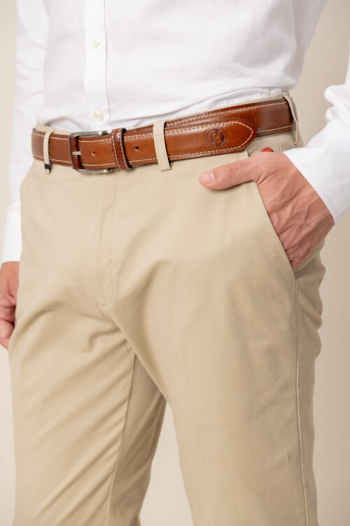Pantalón Slim Fit Kaki
