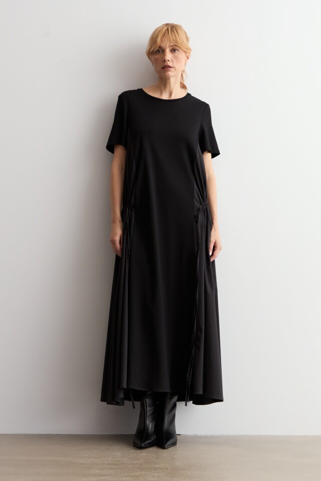 Vestido oversized combinado negro