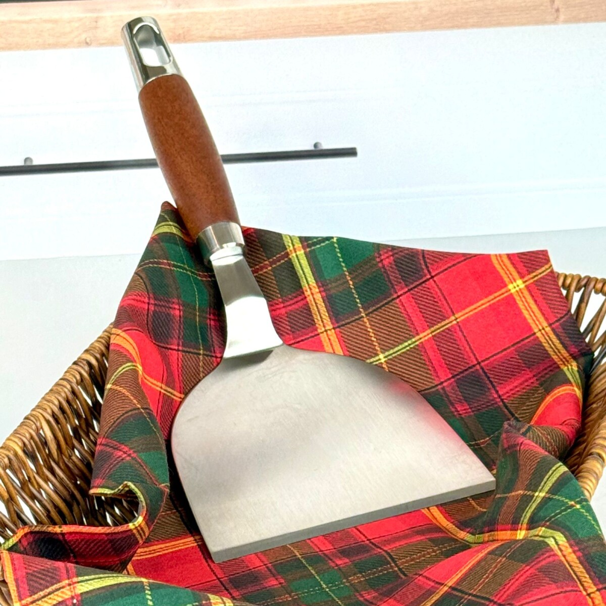 Espátula / Rasqueta de Acero Inoxidable con Mango de Madera 