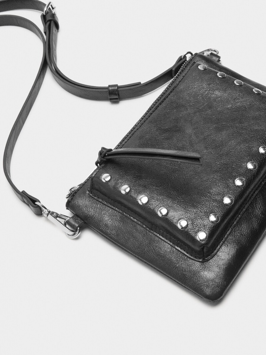 Bolso Bandolera Con Tachuelas negro