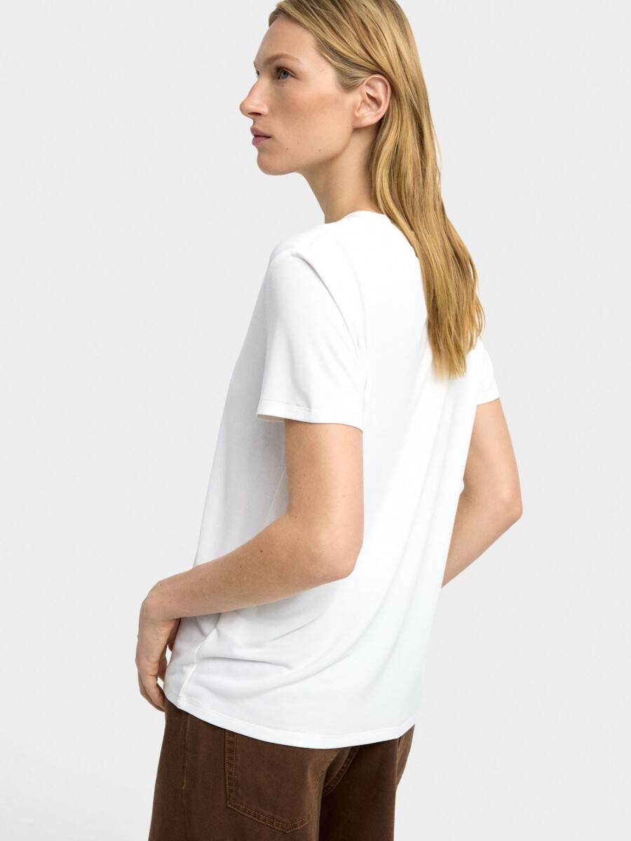 Camiseta Básica Cuello Pico blanco
