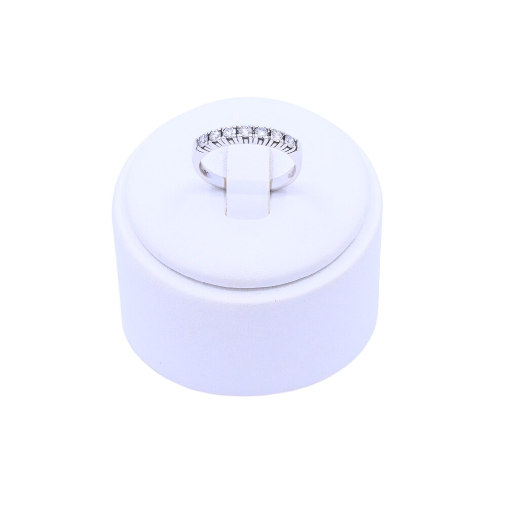 Anillo medio sin fin oro 18k blanco con 7 brillantes engarce 4 puntas. Anillo medio sin fin oro 18k blanco con 7 brillantes engarce 4 puntas.