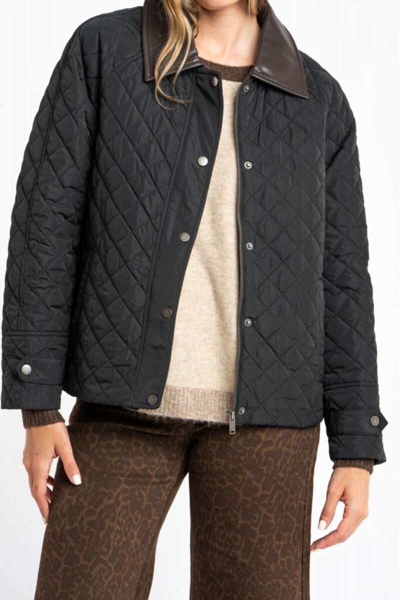 Campera Capitoneada Cuello - Negro 