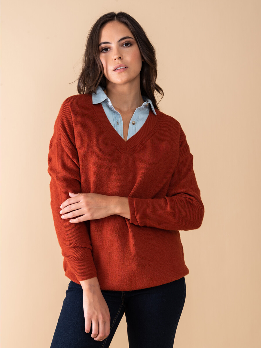 Sweater punto cuello v - Terracota 