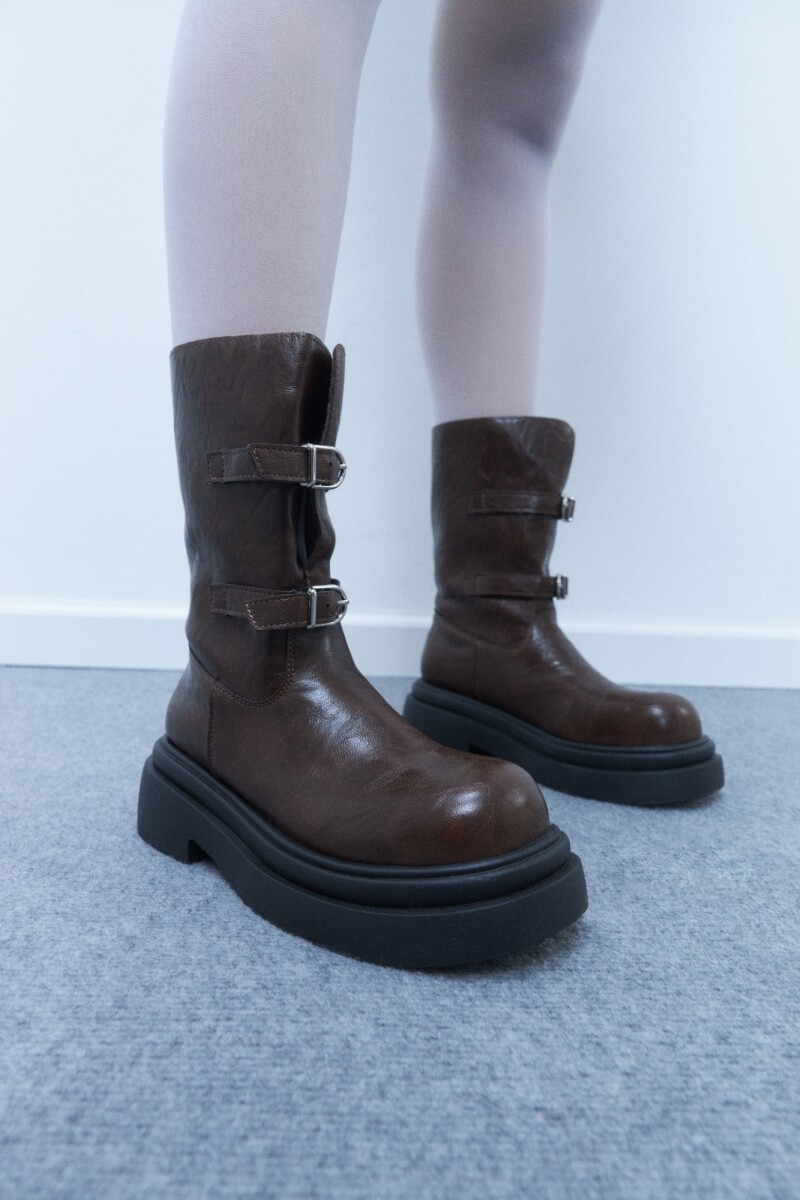 Botas doble hebilla marrón