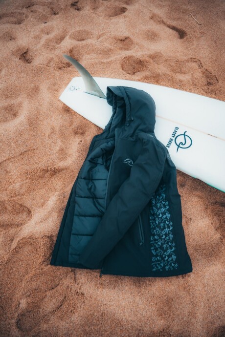 CAMPERA BAJO 0° / Negro U