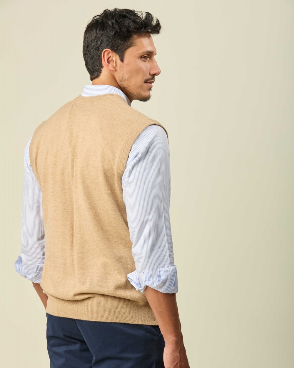 Chaleco Lambswool Escote V Beige