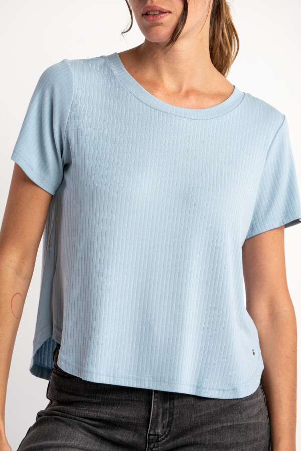 Remera Celeste