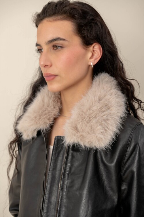 Campera cuero Thar Negro