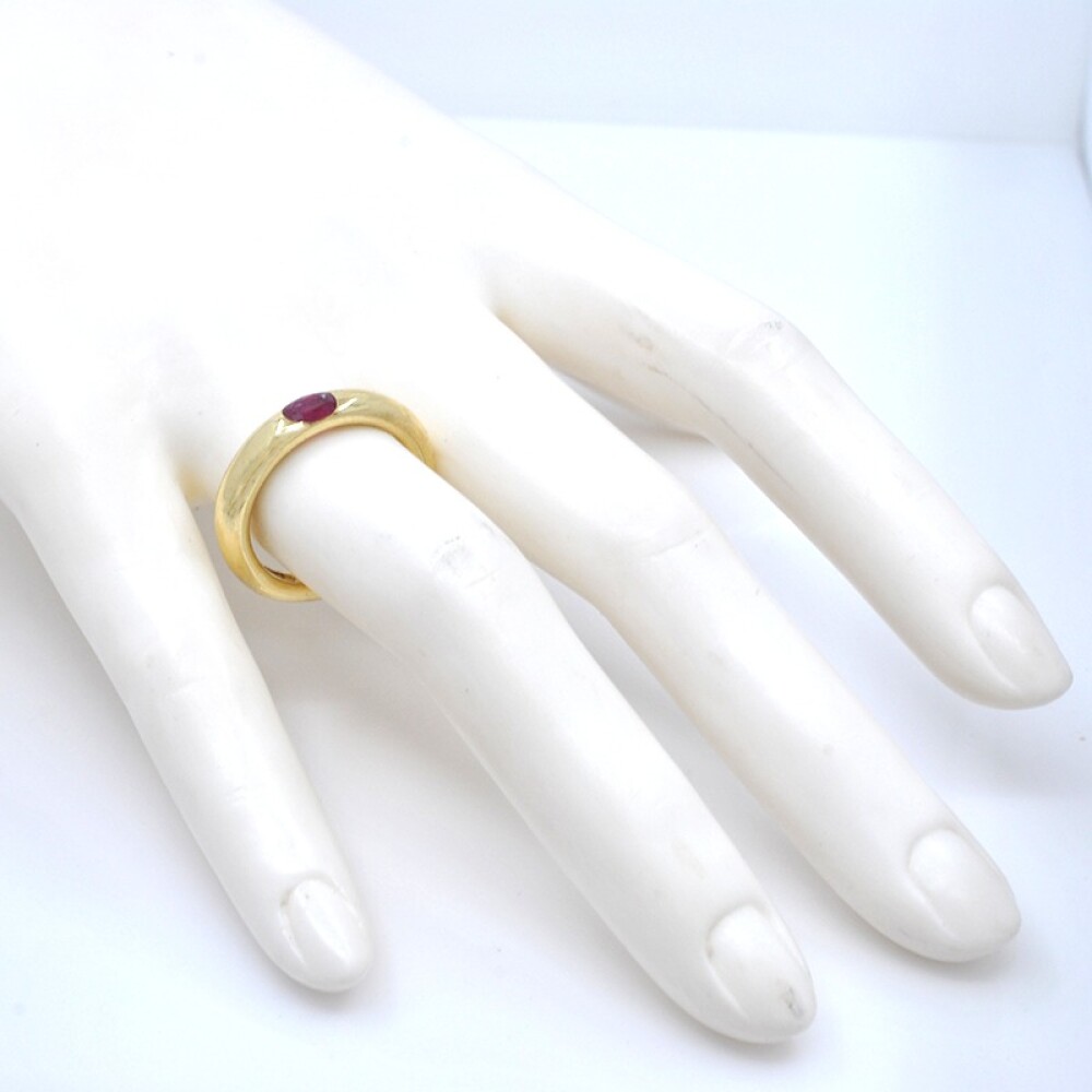 Anillo en oro 18k bombé con rubí legítimo oval Anillo en oro 18k bombé con rubí legítimo oval