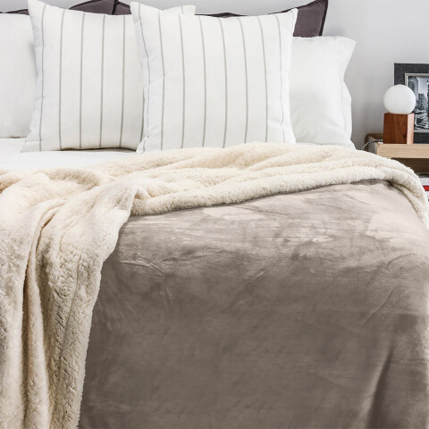 Frazada Flannel con Corderito 2 Plazas Richmond 220 x 240 cm BEIGE