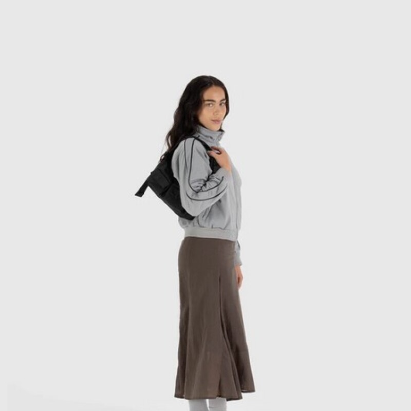 Cartera bolsillos al frente tipo cargo correa corta Black