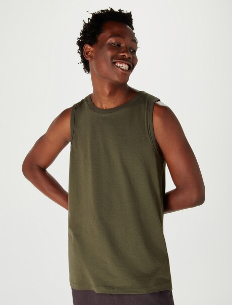 MUSCULOSA BÁSICA WORLD VERDE MUSGO