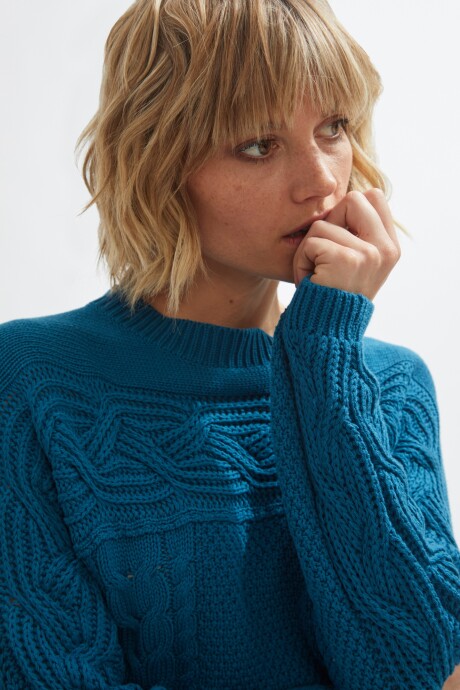 Sweater con estructuras cobalto