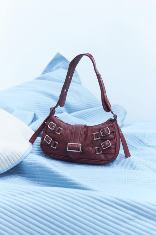 Cartera de hombro hebillas bordo