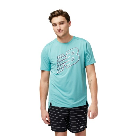 Remera New Balance de hombre -Graphic Accelerate- MT23224FAD CELESTE