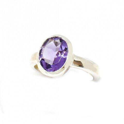 Anillo en Plata 925 con Amatista Anillo en Plata 925 con Amatista
